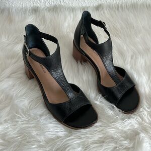 Lucky Brand Black leather sandals